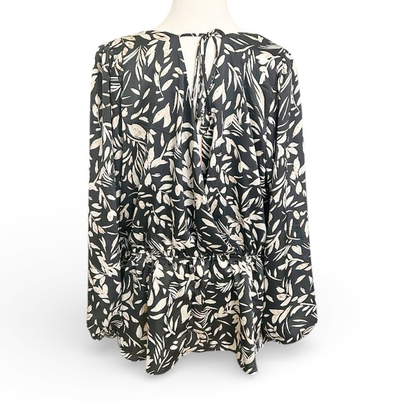 Gilli Blouse - Picture 6 of 7